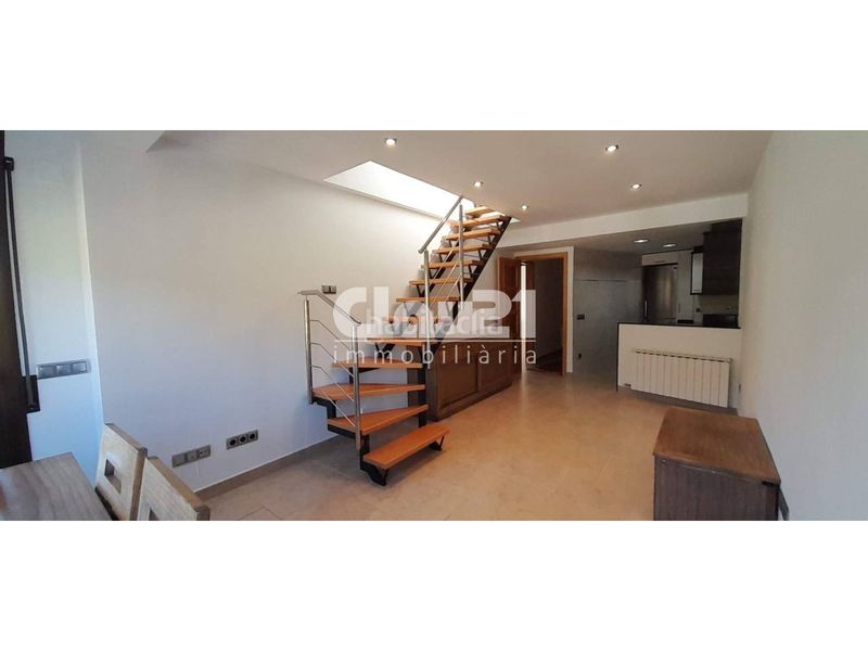 Foto d6416d52-c87e-4968-b8c2-5b47359cb253. Rent duplex with heating parking in Avià