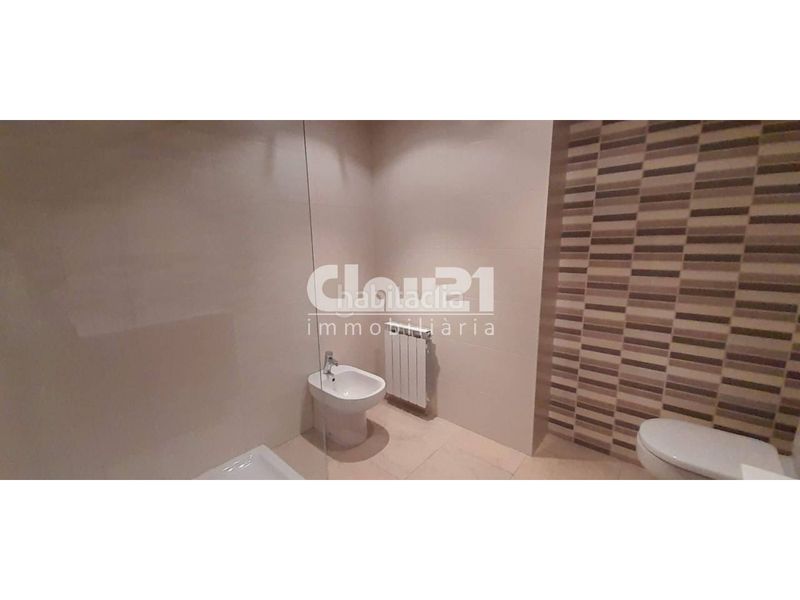 Foto e7f6fd3a-5fc4-4983-9361-ec89896da24b. Rent duplex with heating parking in Avià