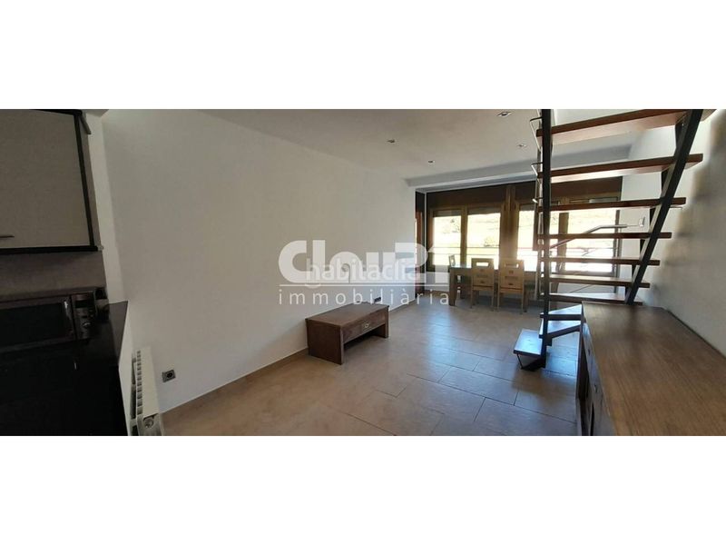 Foto efb9e4b1-4aca-44d9-80d3-c4ce7d28c5b7. Rent duplex with heating parking in Avià