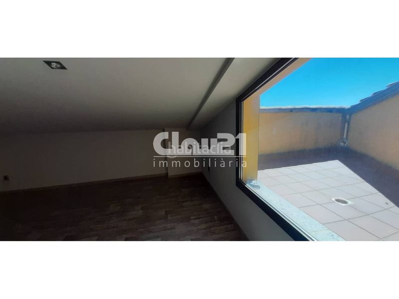 Foto fd93f3ae-0cbf-4403-8d90-081135eb987c. Rent duplex with heating parking in Avià