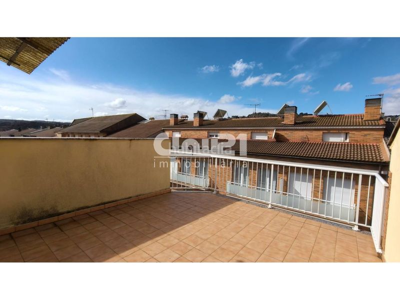 Foto 5bdee435-e51b-4d1a-bb47-d754d6aca2c8. Casa amb calefacció aparcament a Gironella