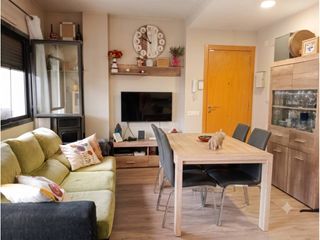 Flat  Plaza de la vinya. Piso y parkings en venta en cal bassacs  gironella