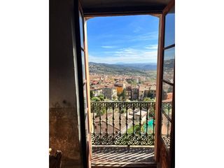Rent Business premise  Calle pinsania. Propiedad en alquiler en berga