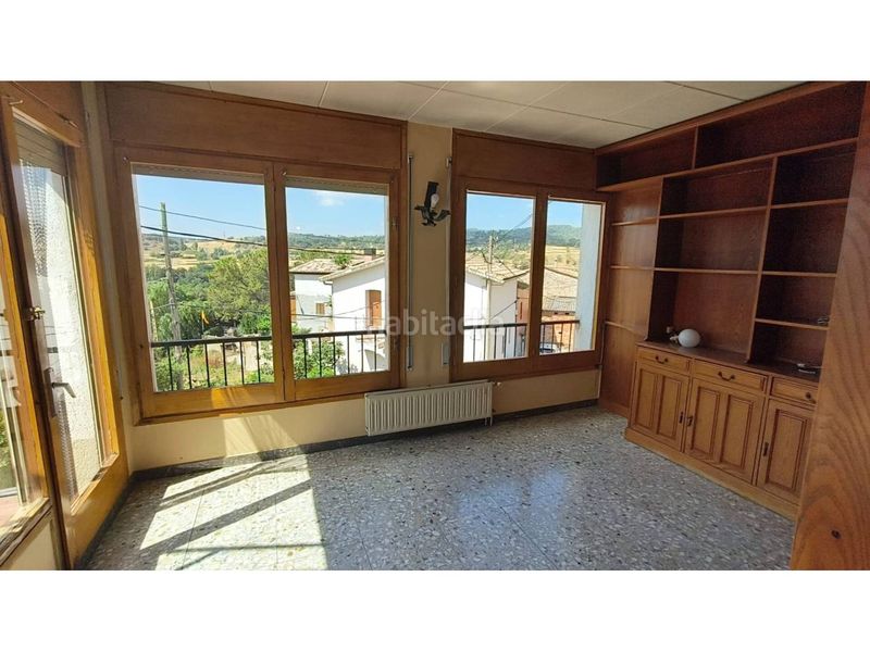 Foto edae86d9-876b-410e-bf7f-44dd4a25b9f4. Casa amb aparcament a Gironella