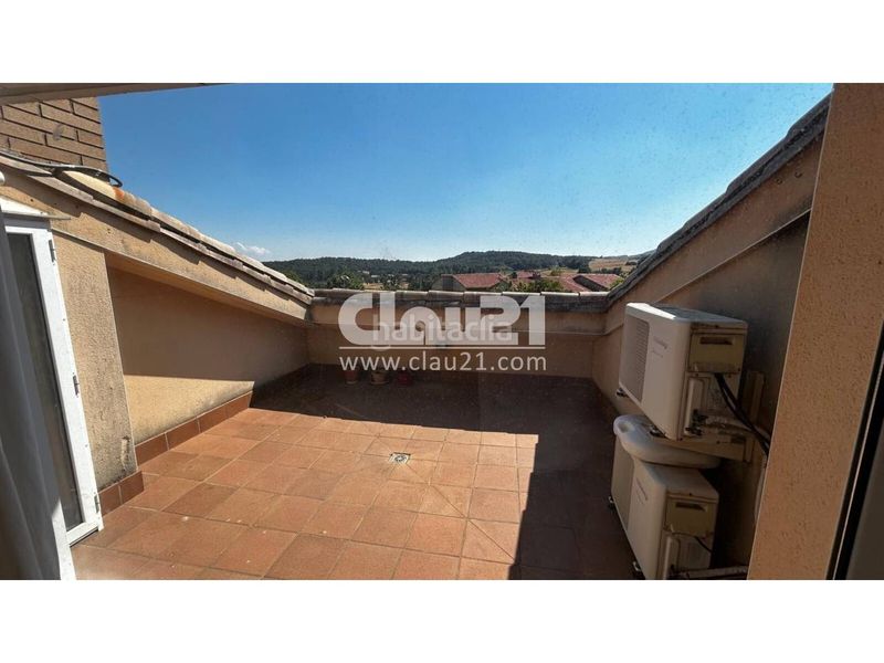 Foto f6617ed6-b23f-4af1-8636-90b21e522224. Dúplex amb calefacció aparcament a Avià