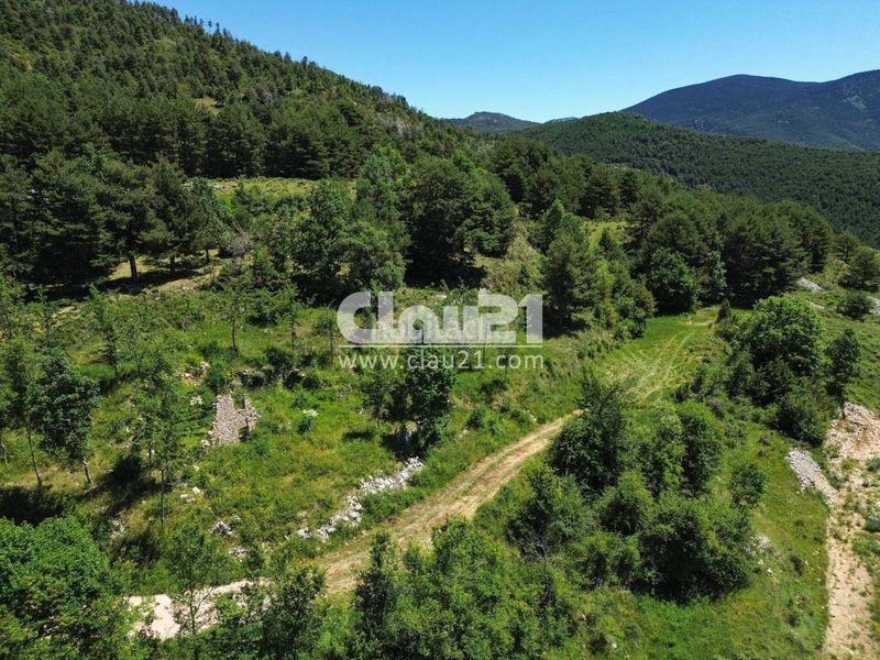 Foto cf806bf2-435a-413f-ba2e-6bcf65ceb961. Masia a Guixers