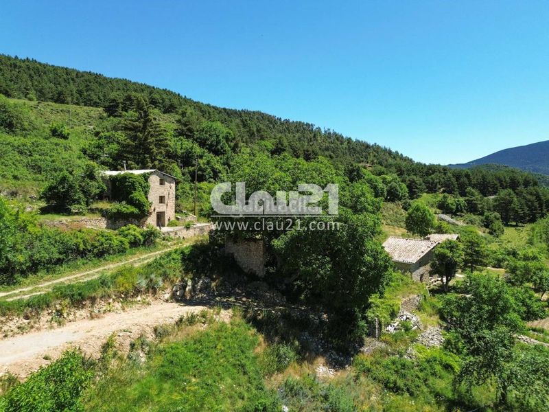 Foto f82a2f58-3d41-420c-8ff3-6e661f2a7708. Masia a Guixers