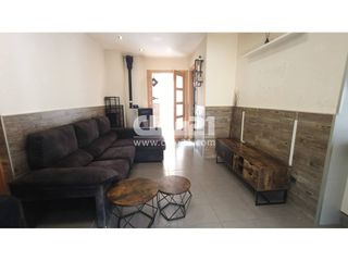 Location Maison  Calle carbonis (entrada per c/sargantana 14). Casa de alquiler en la rodonella