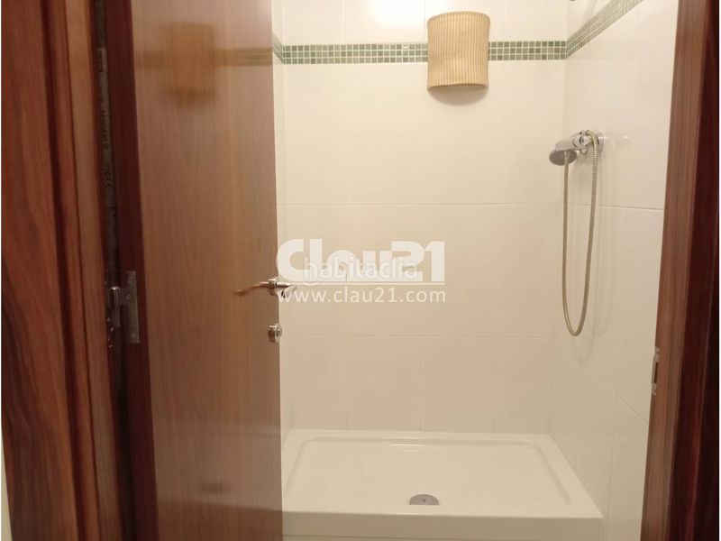 Foto 08660a91-da0c-4c54-87c1-b8d5bda5dce2. Traspàs local comercial a Berga