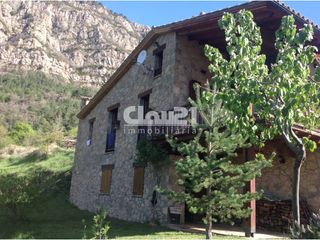 Country house  Calle cami de la rota  - cal truquet-. Masía y terreno en venta en castell de lareny