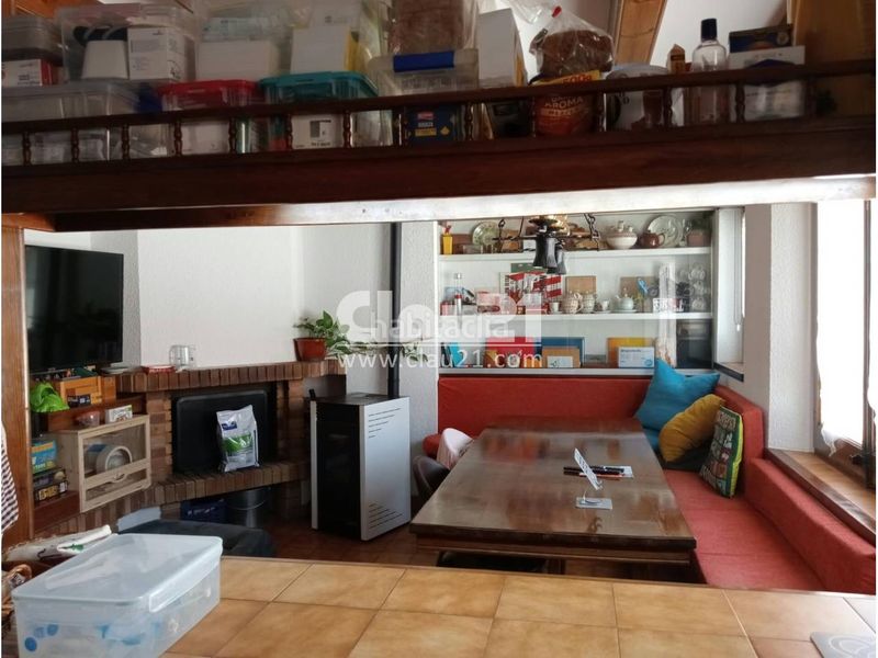 Foto bccb34d5-ef0d-496e-b25d-06856d8afc70. Casa amb calefacció aparcament a Olvan