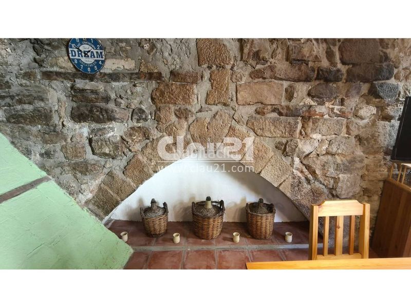 Foto 74905c85-2d47-4ad7-a1e6-288b312d086b. Casa amb calefacció a Berga