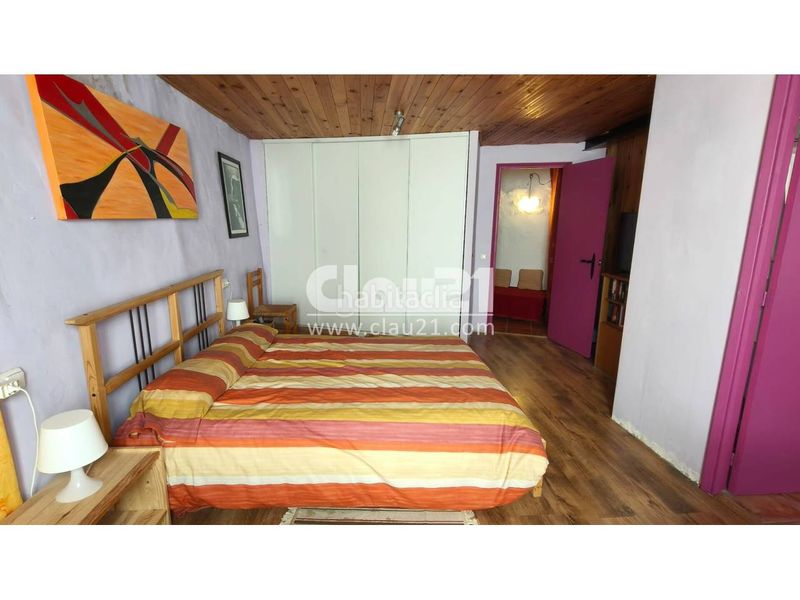 Foto 9ee4e593-1d81-4c6e-8539-5cd013d5c7ea. Casa amb calefacció a Berga