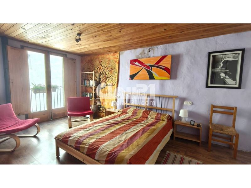 Foto d9d5d888-b01b-480c-9e39-287ed3f9345c. Casa amb calefacció a Berga