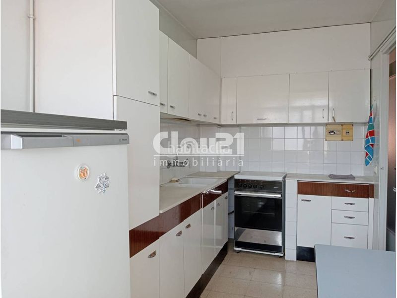 Foto 170f79df-bfdf-4f38-976d-e52052826092. Rent flat with heating parking in Cercs