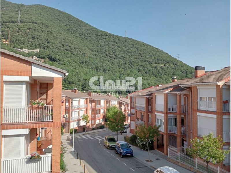 Foto 5566e5a3-6c7d-4a52-9781-12882737e884. Rent flat with heating parking in Cercs