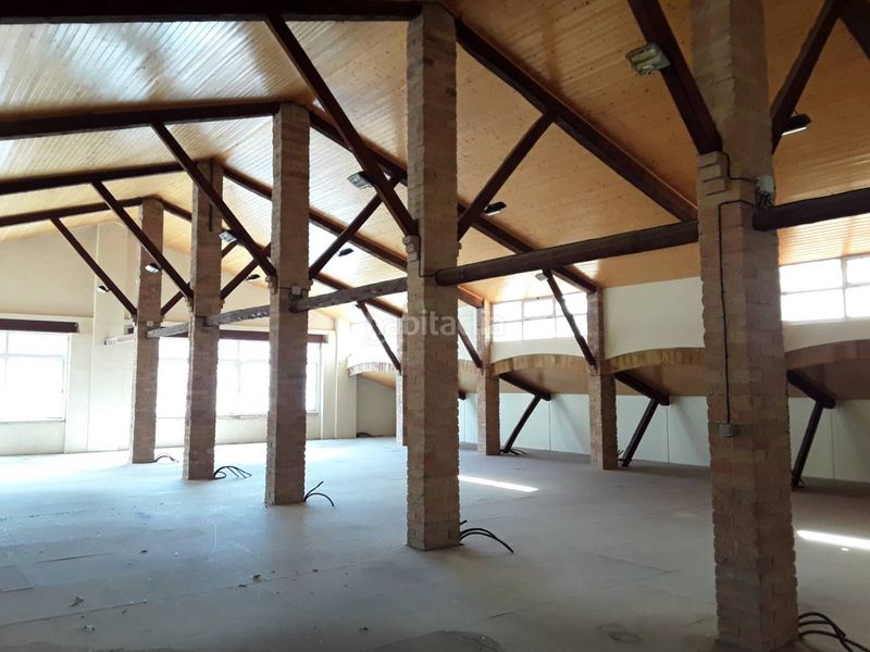 Foto e9946b86-ea6e-45f2-a0b8-fa7e3e053649. Rent business premise in Berga