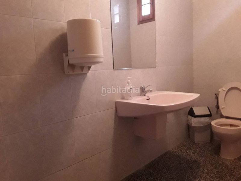 Foto 0bb056f3-63e8-4639-83a0-0397b6d7f58e. Local comercial a Berga