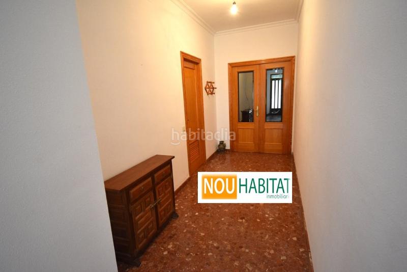 Foto 3327b2e9-a264-45e5-bc58-5c72f26f97ad. Casa amb aparcament a Montroy