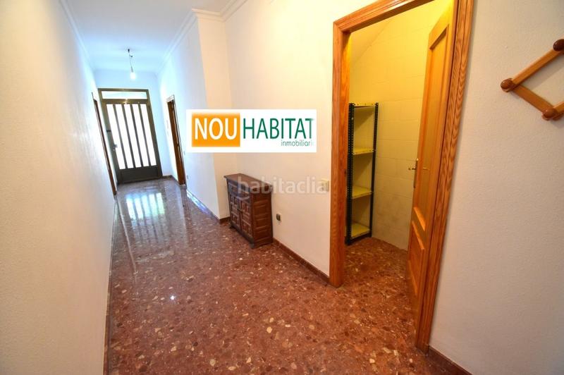 Foto c077b02d-9150-4996-bb4a-aee4e7a1b467. Casa amb aparcament a Montroy