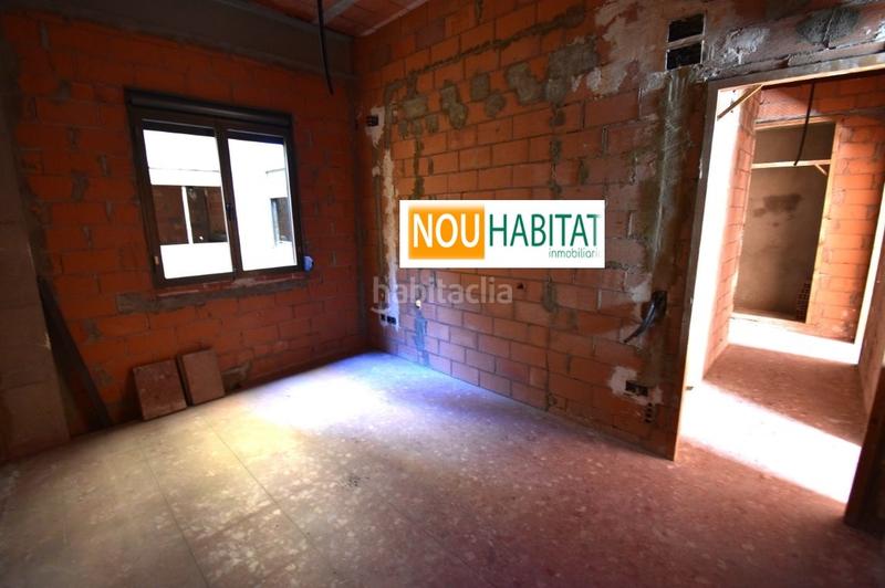 Foto db3dada5-2677-45f8-b065-6bdec47c0506. Casa amb aparcament a Montroy