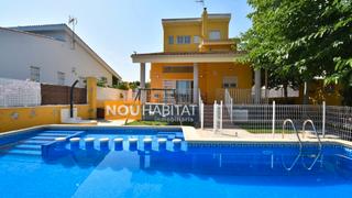 Chalet en Montroy. Magnfico chalet en la urbanizacin 