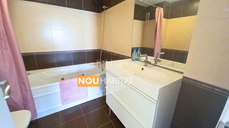 Foto 9a56a260-4c0c-49ac-8361-005d5cdd1fa3. Ático  listo para entrar a vivir y con muy buena orientación: este !!! en Monserrat