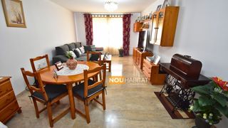 Etagenwohnung in Montroi / Montroy. Piso listo para entrar a vivir, con mucho espacio y todas las co