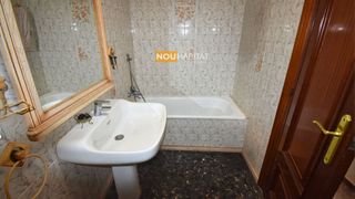 Casa a Real de Montroi. Edificio familiar con garaje, dos viviendas independientes y ter