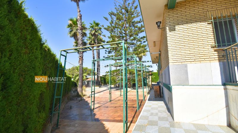 Foto 0a01f253-a757-45f4-b14e-791f37aa0191. Xalet amb xemeneia aparcament piscina a Monserrat