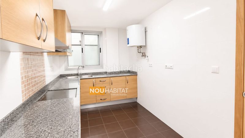Foto 47f8d9b4-be64-4055-9001-0a790a2efe58. Planta baixa amb aparcament a Monserrat
