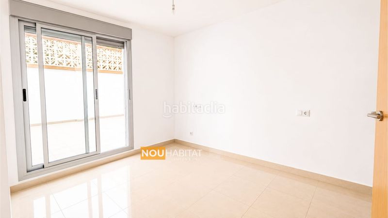 Foto b6928f64-5b3c-4e84-af70-e2ff64d94993. Planta baixa amb aparcament a Monserrat