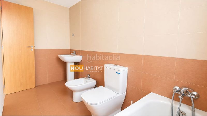 Foto ce7d3d6f-4914-4f1d-99da-913a16577777. Planta baixa amb aparcament a Monserrat