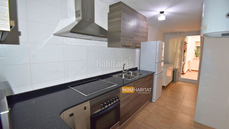 Foto 507d8d0d-b0e8-4164-b66b-c4e0cf0780a1. Planta baixa a Monserrat