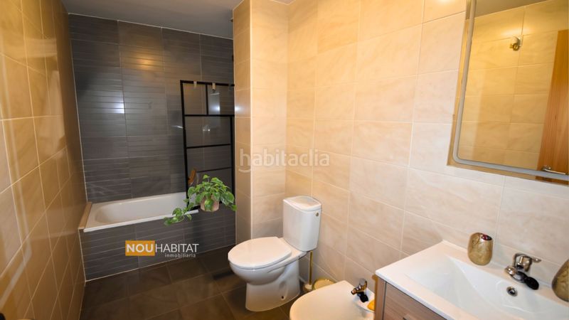 Foto a9dc3c90-d0b7-4e4b-a3d0-1d59a4b86429. Planta baixa a Monserrat