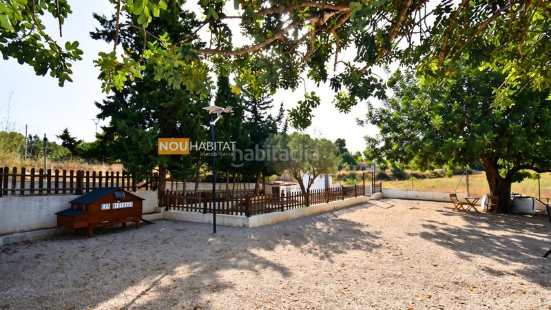 Foto ce3e23c6-04b9-4605-afc9-3ccb59d1e361. Chalet con camino parcheggio in Montroi / Montroy