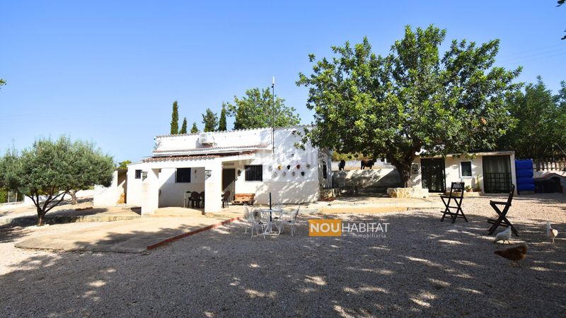 Foto e6c5b95a-10bb-4438-ae44-d3c93ad874c1. Chalet con camino parcheggio in Montroi / Montroy