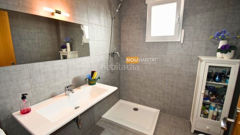 Foto 7e62edea-8998-4213-8747-bc265008752c. Casa adossada amb aparcament piscina a Turís