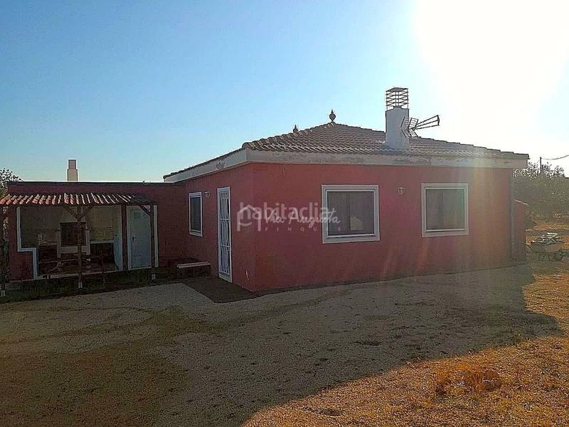 Foto 3ecf811e-6fea-4a57-a987-7da46272fe41. Masia amb piscina a Ampolla (L´)