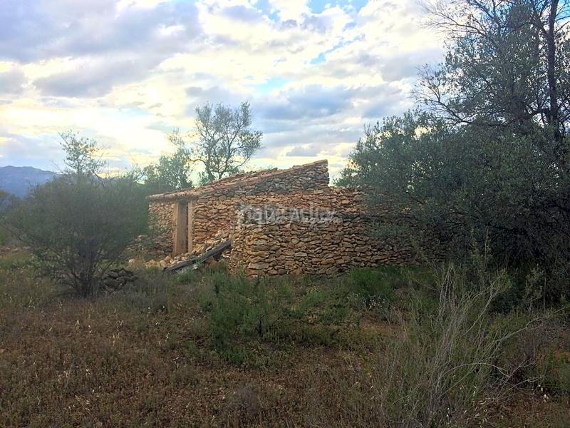 Foto c7ff1bc6-e4a8-4c69-a93f-b255847f5193. Finca rústica en Tivenys