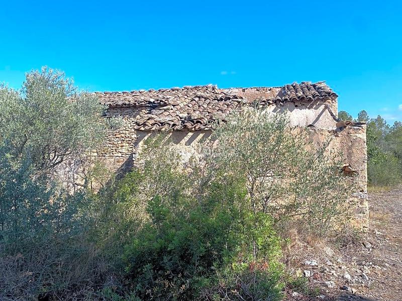 Foto d72ddc73-c5d2-4606-8417-1c89c43263de. Finca rústica  con construcción de 95m2 a reformar en Rasquera