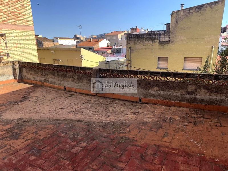 Foto fc359574-d424-4bdd-a44c-66f409b6a3ad. Casa a Santa Bàrbara