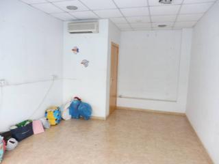 Local commercial dans Olesa de Montserrat. Local comercial en venta  zona estatut
