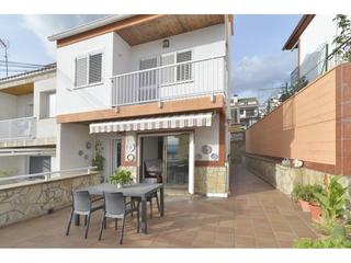 Maison à Olesa de Montserrat. Casa en venta   olesa de montserrat  zona daina