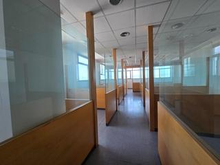 Oficina  Carrer de gallecs. Oficina en edificio mollet nord