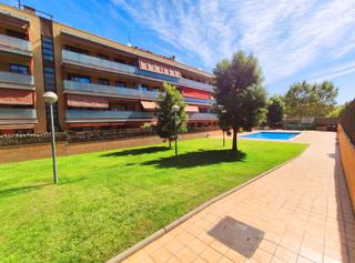 Piso  Carrer barcelona. Piso con piscina y parking