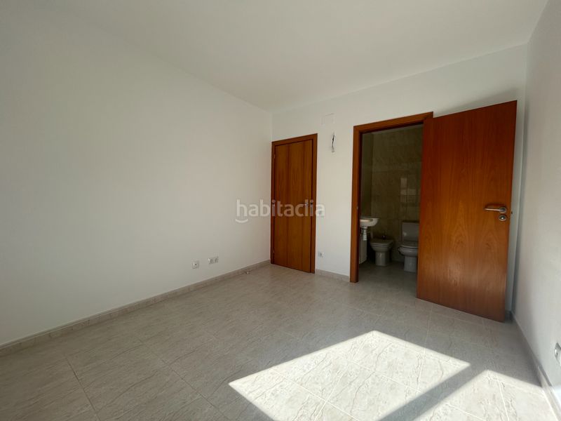Foto 6d3321d2-2055-482d-8683-bb5137a17dcf. Casa adossada amb aparcament a Vallgorguina