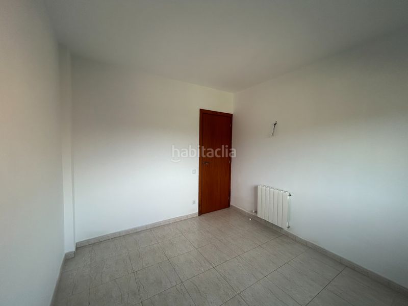 Foto 4b3524f6-ca2f-417d-bcdb-17d6fc06cb28. Casa adossada amb aparcament a Vallgorguina
