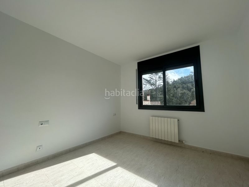 Foto 1f874de2-3b24-4190-b62b-f47e279669fc. Casa adossada amb aparcament a Vallgorguina