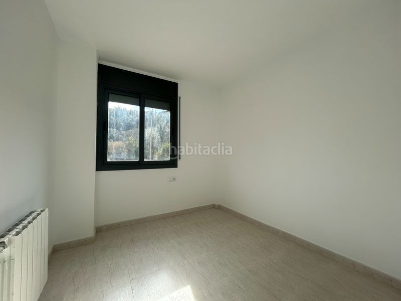 Foto 7bb6dbad-7f21-4b05-88c6-7bfc2758562a. Casa adossada amb aparcament a Vallgorguina